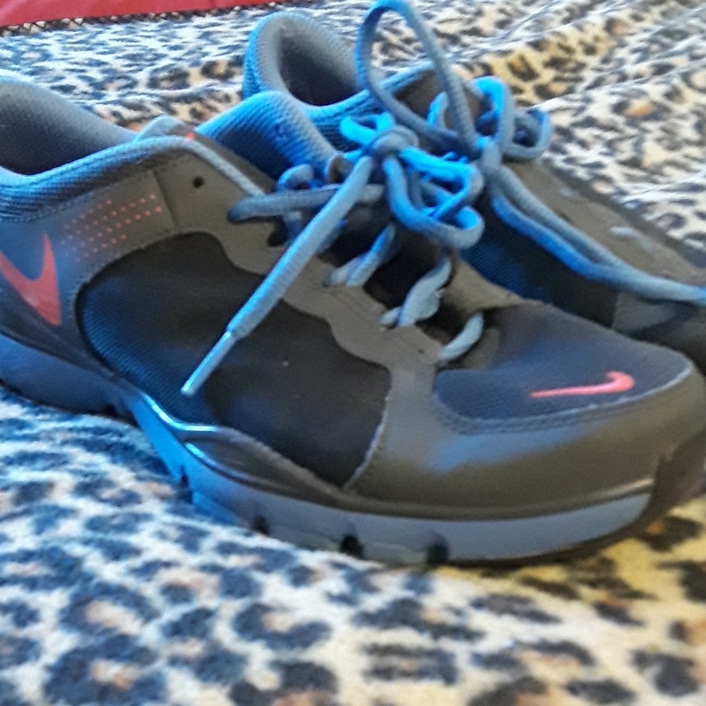 Nike fitness training workout shoes size 9